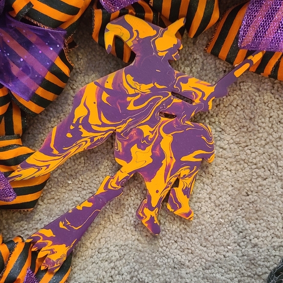Halloween Witch Wreath - Picture 2 of 4